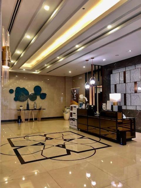 Luxury Bgc Condo In Taguig, Mckinley - Covered Parking And Wifi Free Kültér fotó