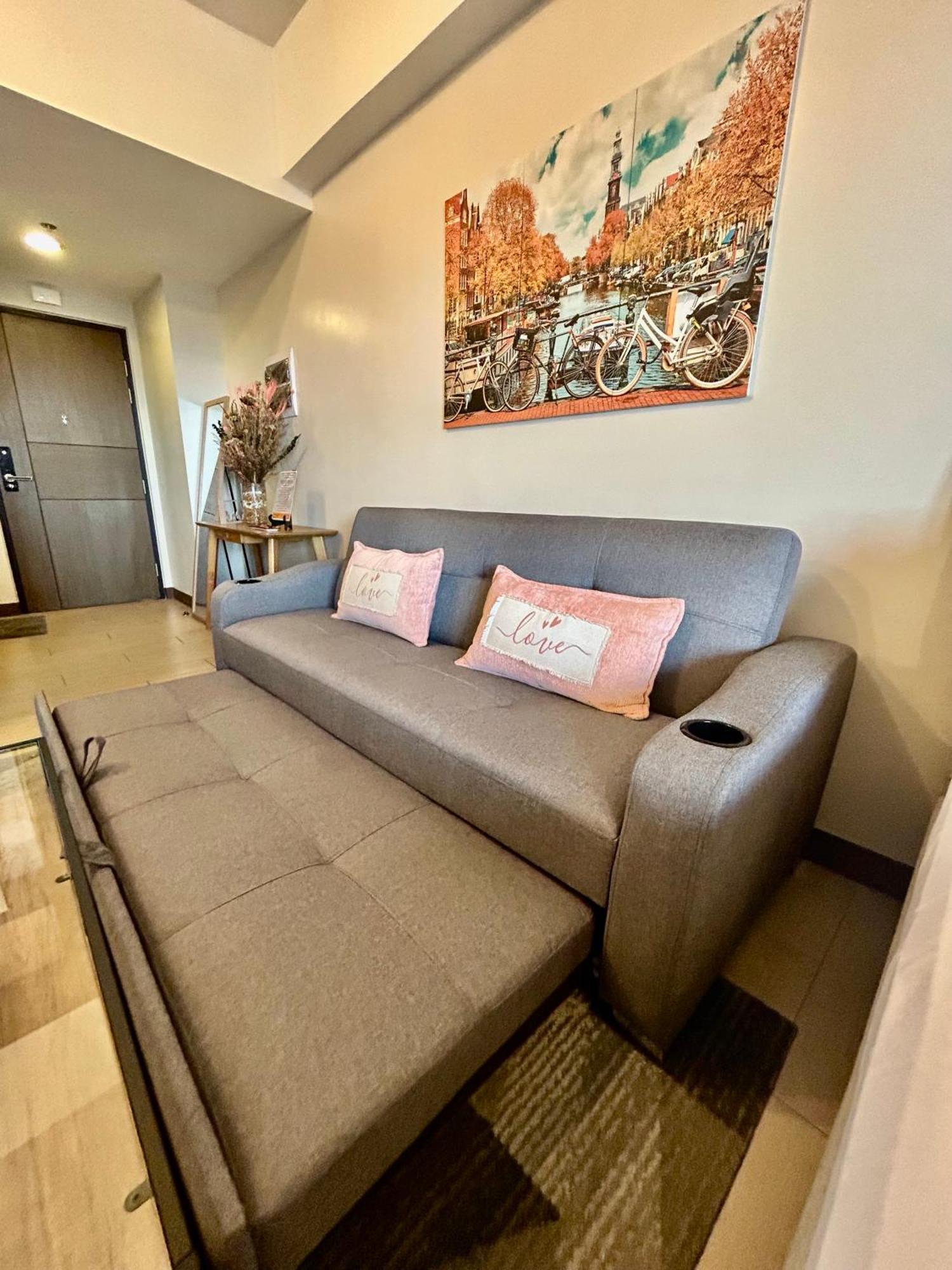 Luxury Bgc Condo In Taguig, Mckinley - Covered Parking And Wifi Free Kültér fotó