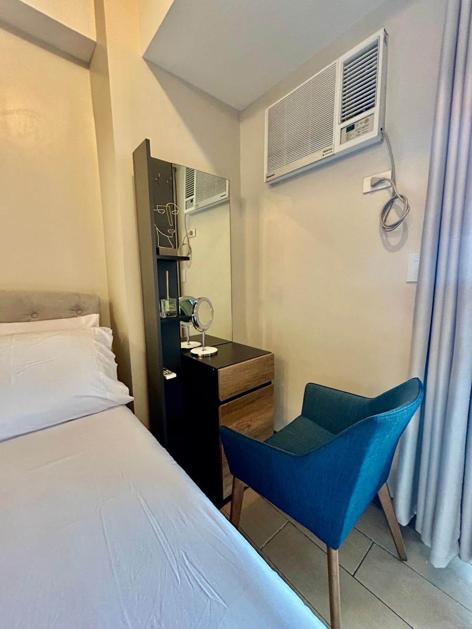 Luxury Bgc Condo In Taguig, Mckinley - Covered Parking And Wifi Free Kültér fotó